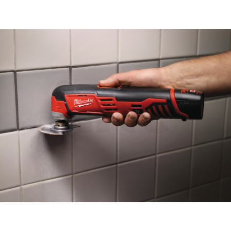 MILWAUKEE M12™ kompaktní multifunkční nářadí 4933441710