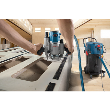 BOSCH Síťový vysavač GAS 55 M AFC 06019C3300