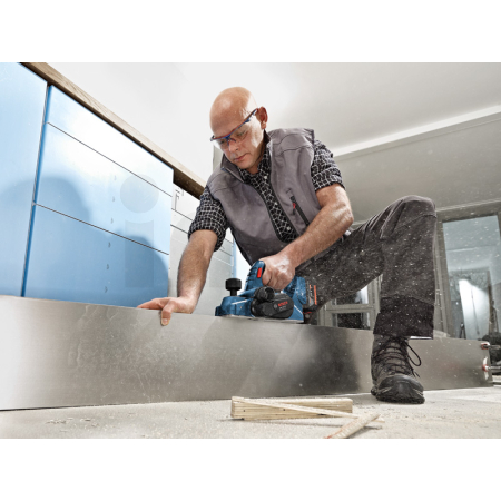 BOSCH Akumulátorový hoblík GHO 18V-LI 06015A0300
