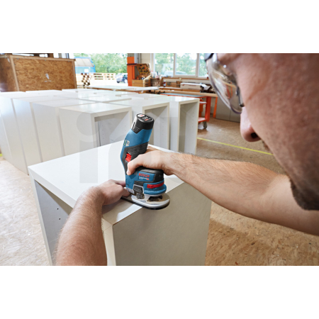 BOSCH Akumulátorová ohraňovací frézka GKF 12V-8 06016B0002