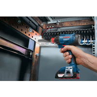 BOSCH Kombinovaná sada Kombinovaná sada: GDX 180-LI + GSR 180-LI + 2× GBA 18V 1.5Ah + AL 1814 CV v kufříku 06019G5222