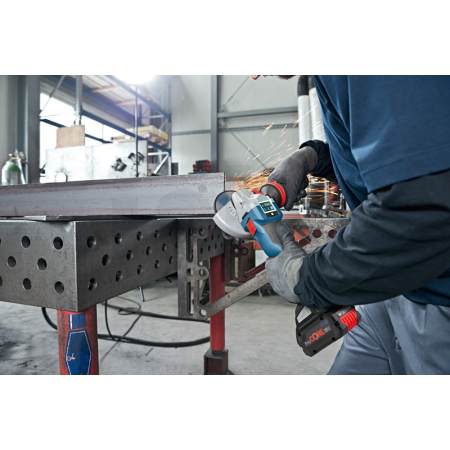 BOSCH Akumulátorová úhlová bruska 125 mm GWS 18V-10 SC 06019G350B