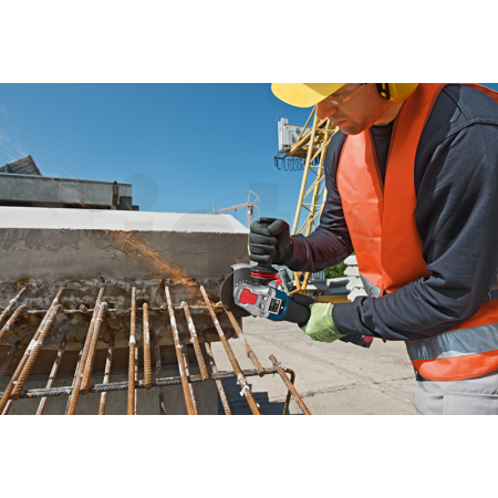 BOSCH Akumulátorová úhlová bruska 125 mm s X-LOCK GWX 18V-10 SC 06017B0400