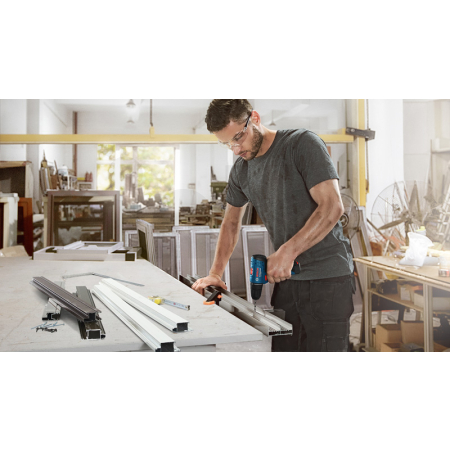 BOSCH Kombinovaná sada Kombinovaná sada: GSR 120-LI + GLI 12V-300 + 2× GBA 12V 2.0Ah + GAL 1210 CV v kufříku 06019G8004