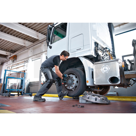 BOSCH Akumulátorový rázový utahovák GDS 18V-1000 06019J8304