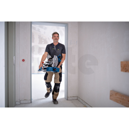 BOSCH Akumulátorová pokosová pila BITURBO GCM 18V-216 D 0601B51000