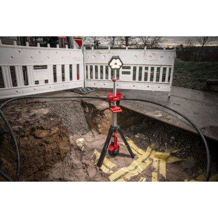 MILWAUKEE M18™ stojanová svítilna 4933492903