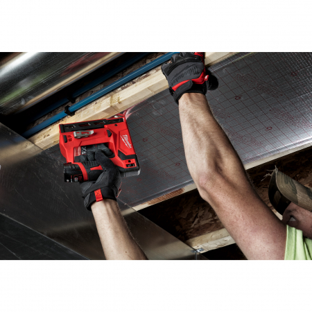 MILWAUKEE M12™ kompaktní sponkovačka 4933459635