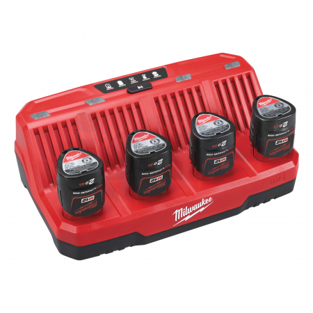 MILWAUKEE M12C4 - M12™ nabíječka s 4 porty 4932430554