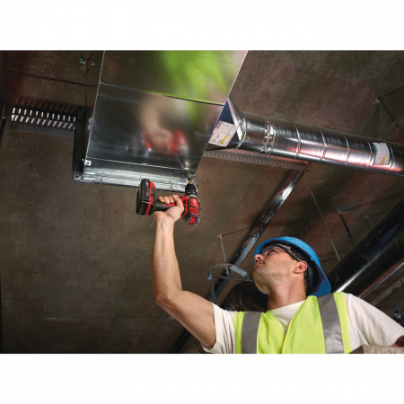 MILWAUKEE M18BDD-202C - M18™ kompaktní vrtací šroubovák 4933443555