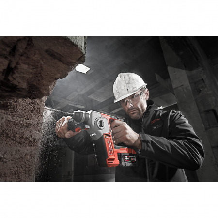 MILWAUKEE M18BH-402C - M18™ kompaktní 2-režimové kladivo SDS-plus 4933443330