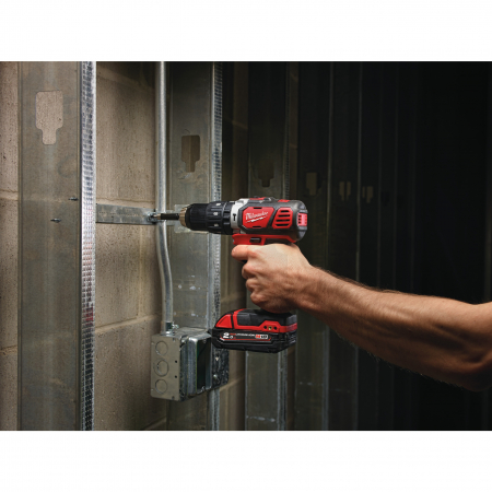 MILWAUKEE M18BPD-202C - M18™ kompaktní příklepová vrtačka 4933443515