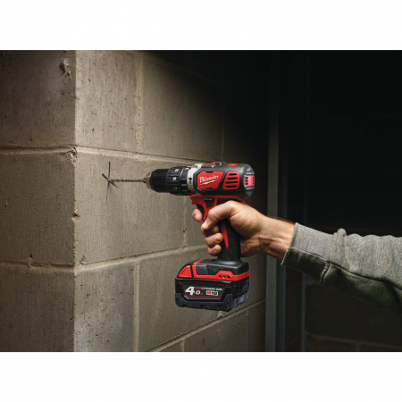 MILWAUKEE M18BPD-402C - M18™ kompaktní příklepová vrtačka 4933443520