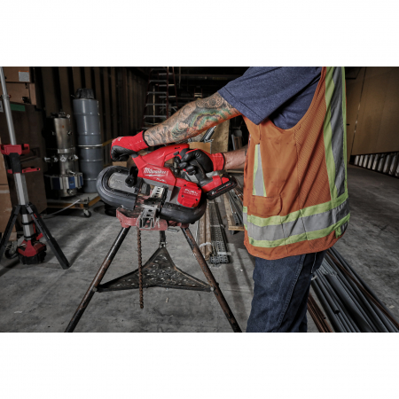 MILWAUKEE M18FBS85-202C - M18  FUEL™ kompaktní pásová pila 4933471497