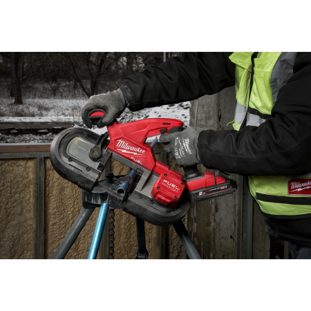 MILWAUKEE M18 FUEL ™ kompaktní pásová pila 4933471497