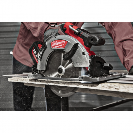 MILWAUKEE M18 FCSG66-0 FUEL™ Okružní pila 66mm na dřevo a plast 4933472163