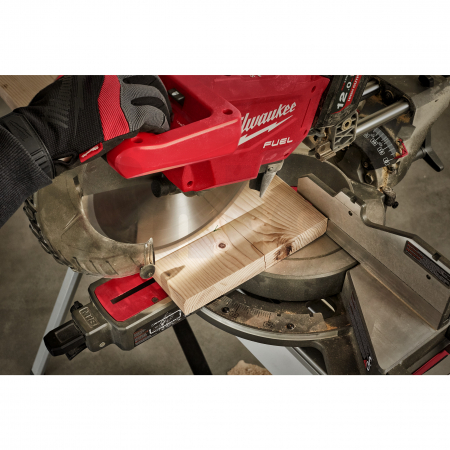 MILWAUKEE M18FMS305-121 - M18 FUEL™ ONE-KEY™  305 mm pokosová pila 4933471122