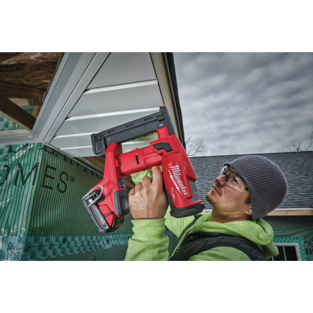 MILWAUKEE M18FNCS18GS-202X - M18 FUEL™ sponkovačka s úzkou korunkou 4933471940