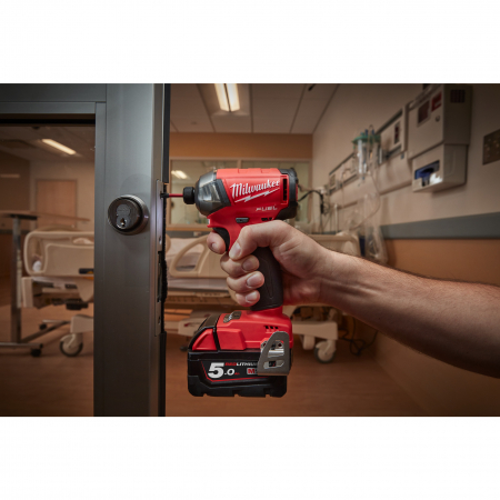 MILWAUKEE M18FQID-502X - M18 FUEL™ SURGE™ ¼″ hex hydraulický rázový utahovák 4933451790