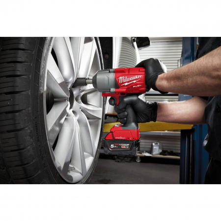 MILWAUKEE M18ONEFHIWF12E-0X - M18 FUEL™ ONE-KEY™ ½″ rázový utahovák s pojistným kroužem a prodlouženým vřetenem 4933478405