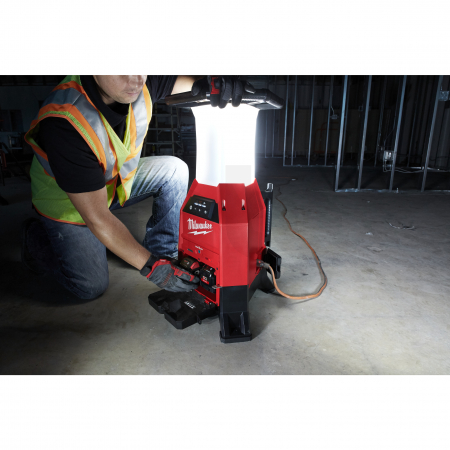 MILWAUKEE M18ONESLDP-0 - M18™ ONE-KEY™ LED kompaktní lampa s nabíječkou 4933459160