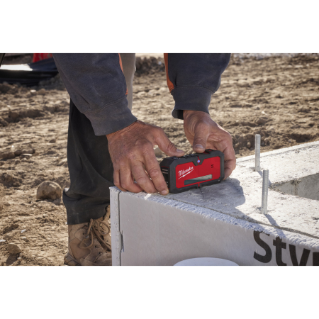 MILWAUKEE M12 A3PLO-0C zelený laser s automatickým zarovnáním 360° ve 3 rovinách 4933499001