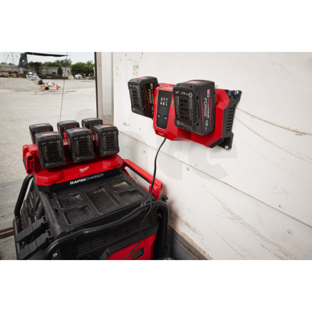 MILWAUKEE M18™ mobilní super nabíječka se dvěma sloty 4933498557