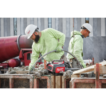 MILWAUKEE MX FUEL™ kufříkový ponorný vibrátor do betonu 4933479607