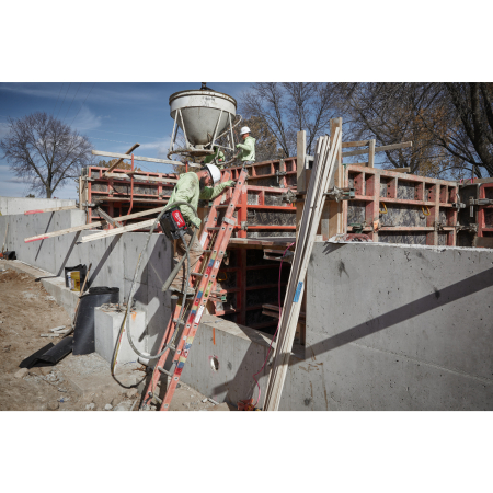 MILWAUKEE MX FUEL™ kufříkový ponorný vibrátor do betonu 4933479607