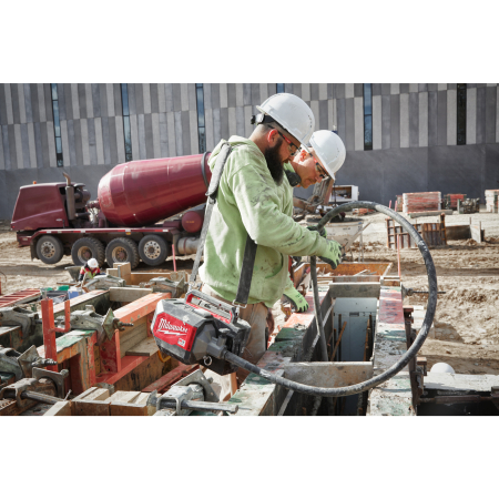 MILWAUKEE MX FUEL™ kufříkový ponorný vibrátor do betonu 4933479608