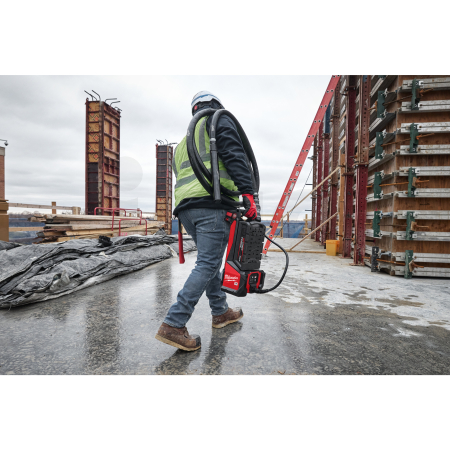 MILWAUKEE MXFCVHF-802 FUEL vysokofrekvenční vibrátor na beton, 2x Aku MXF XC608 + MXF SC 4933498133
