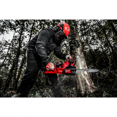 MILWAUKEE M18 FCHS M18 FUEL™ řetězová pila s lištou 40 cm 4933464224