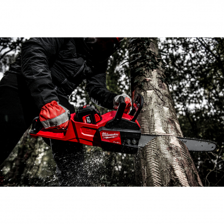 MILWAUKEE M18FCHS-0 - M18 FUEL™ řetězová pila s lištou 40 cm 4933464723