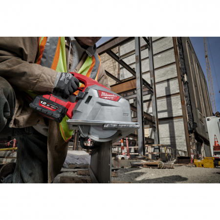 MILWAUKEE M18 FUEL™ 66 mm kotoučová pila na kov 4933472111