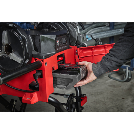 MILWAUKEE MXF PTR2-0 MX FUEL stacionární závitořez 2˝ s ONE-KEY 4933498324