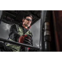 MILWAUKEE Enhanced Safety Glasses Tónované ochranné brýle - odolné proti poškrábání a zamlžování šedé 4932478907