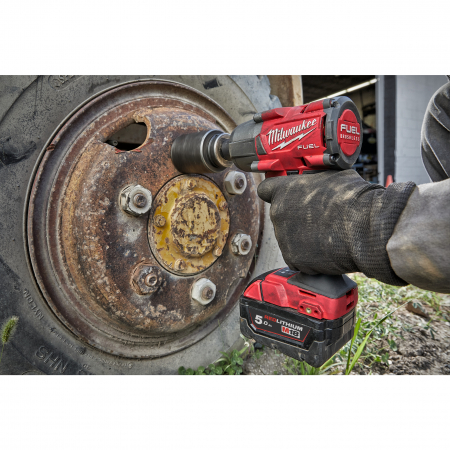 MILWAUKEE M18FMTIW2P12-502X - M18 FUEL™ 1/2˝ Rázový utahovák s aretačním čepem 4933478453