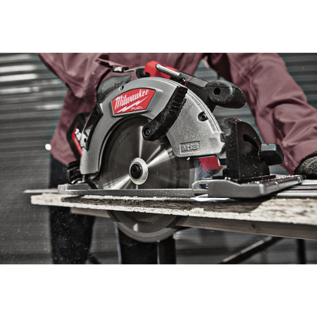 MILWAUKEE M18 FCSG66 M18 FUEL™ okružní pila 66 mm na dřevo a plast 4933471195