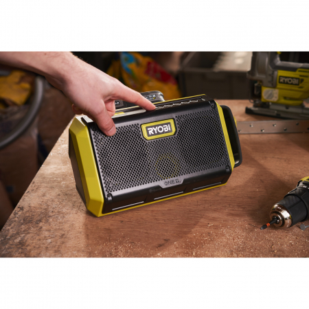 RYOBI RBT18 18V Akumulátorový Bluetooth reproduktor 5133004999