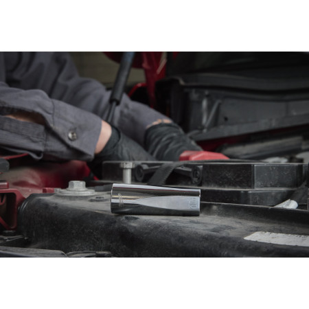MILWAUKEE 1/2" prodloužená nástrčná hlavice 12-hranná, metrická, 13 mm 4932499118