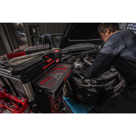 MILWAUKEE PACKOUT™ – plně vybavená 76dílná sada šroubováků, kleští a kladiv 4932501866