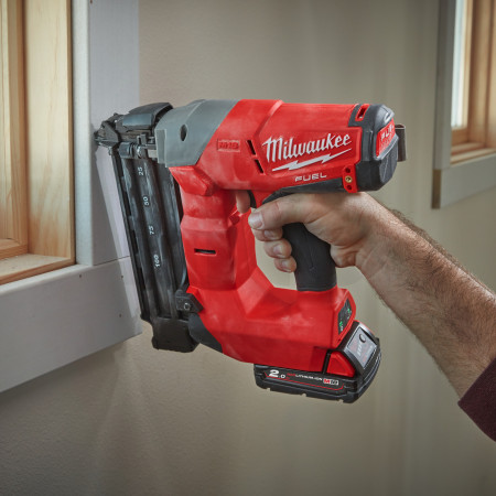 MILWAUKEE M18 FUEL™  truhlářská hřebíkovačka 18 GA 4933451572