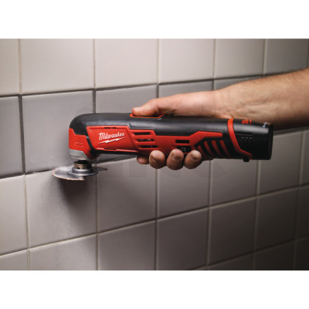 MILWAUKEE M12™ kompaktní multifunkční nářadí 4933427180