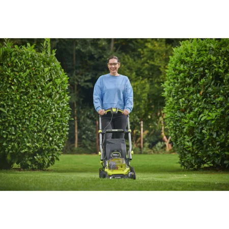RYOBI RY18LMX40C-150 18V ONE+ Bezuhlíková sekačka na trávu se šířkou záběru 40 cm (1 x 5,0 Ah) 5133006289