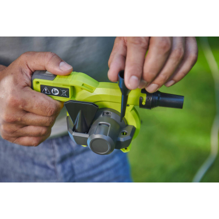 RYOBI RVI4-0 4V USB lithiová vzduchová pumpa – Solo 5133006426