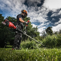 MILWAUKEE M18 F2BCU-122 FUEL křovinořez na dva akumulátory 4933480860