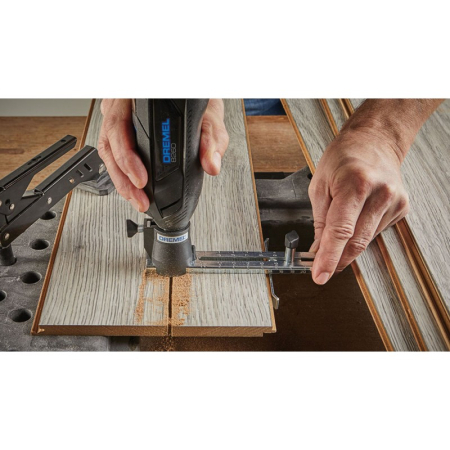 DREMEL 8260 (8260-5/65) Bezuhlíkové akumulátorové multifunkční nářadí F0138260JF