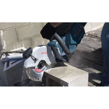 BOSCH GCS 18V-230 Akumulátorová rozbrušovací pila 06013B0000