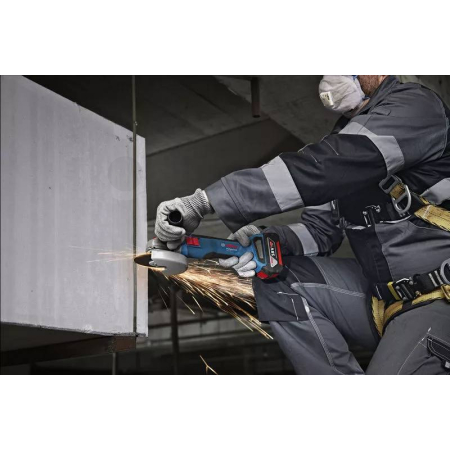 BOSCH Akumulátorová úhlová bruska GWS 18V-8, 125 mm, 2x GBA 4.0Ah, L-BOXX 06019N9002
