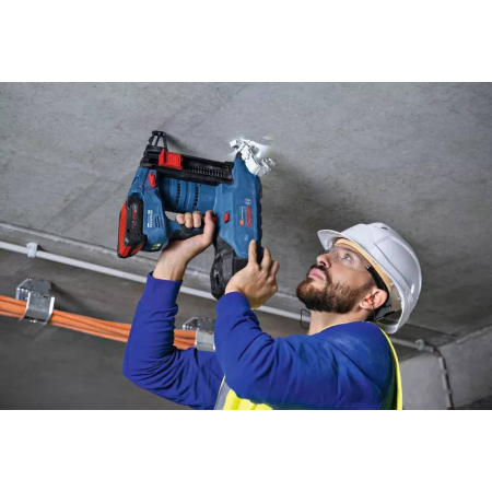 BOSCH Akumulátorová hřebíkovačka do betonu GNB 18V-40 06019L7004